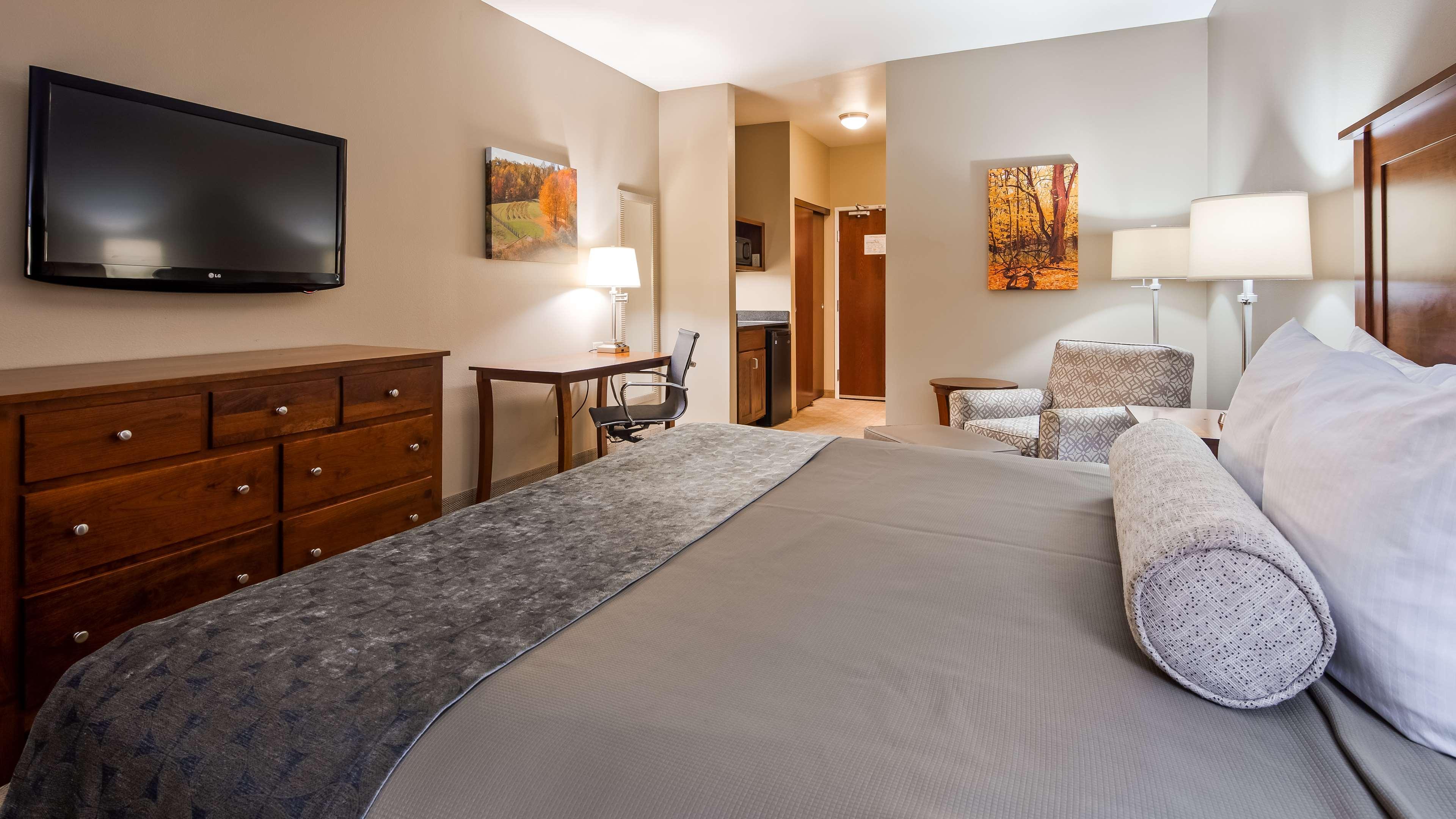Best Western Plus Green Mill Village Hotel & Suites Arcola Екстериор снимка