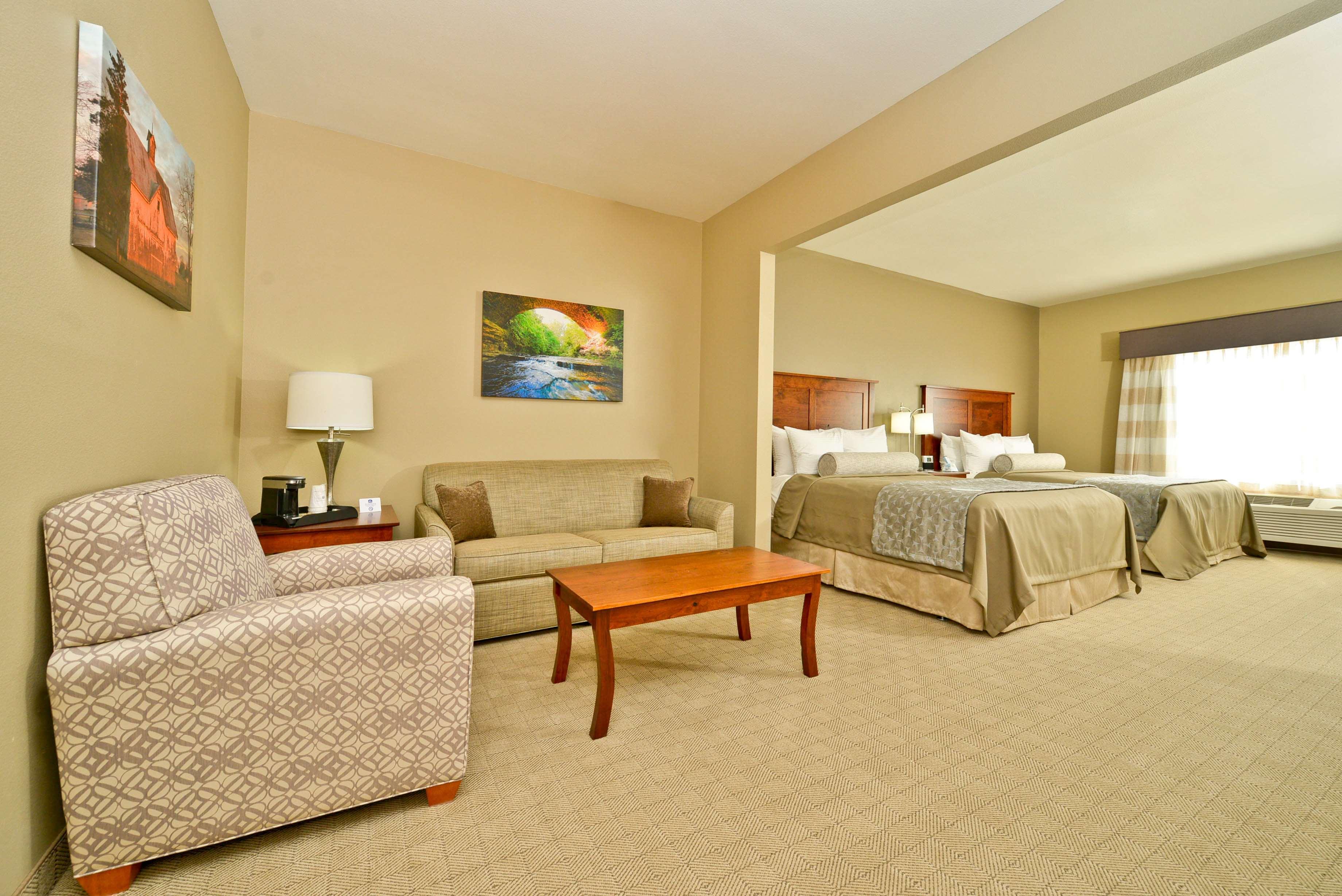Best Western Plus Green Mill Village Hotel & Suites Arcola Екстериор снимка