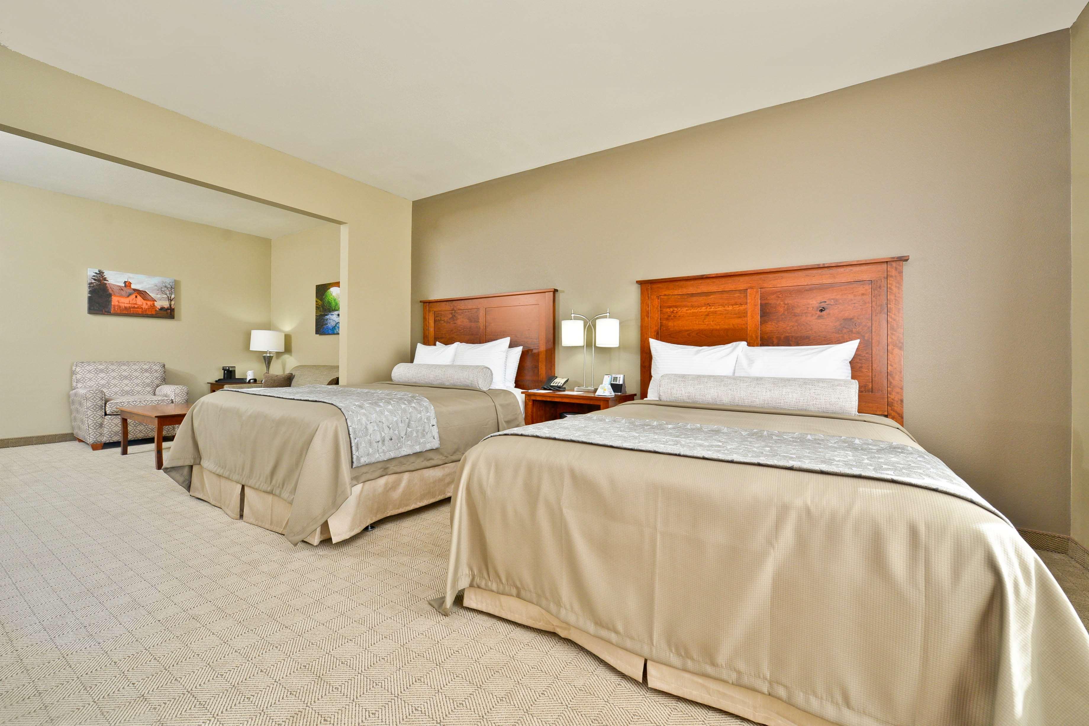 Best Western Plus Green Mill Village Hotel & Suites Arcola Екстериор снимка