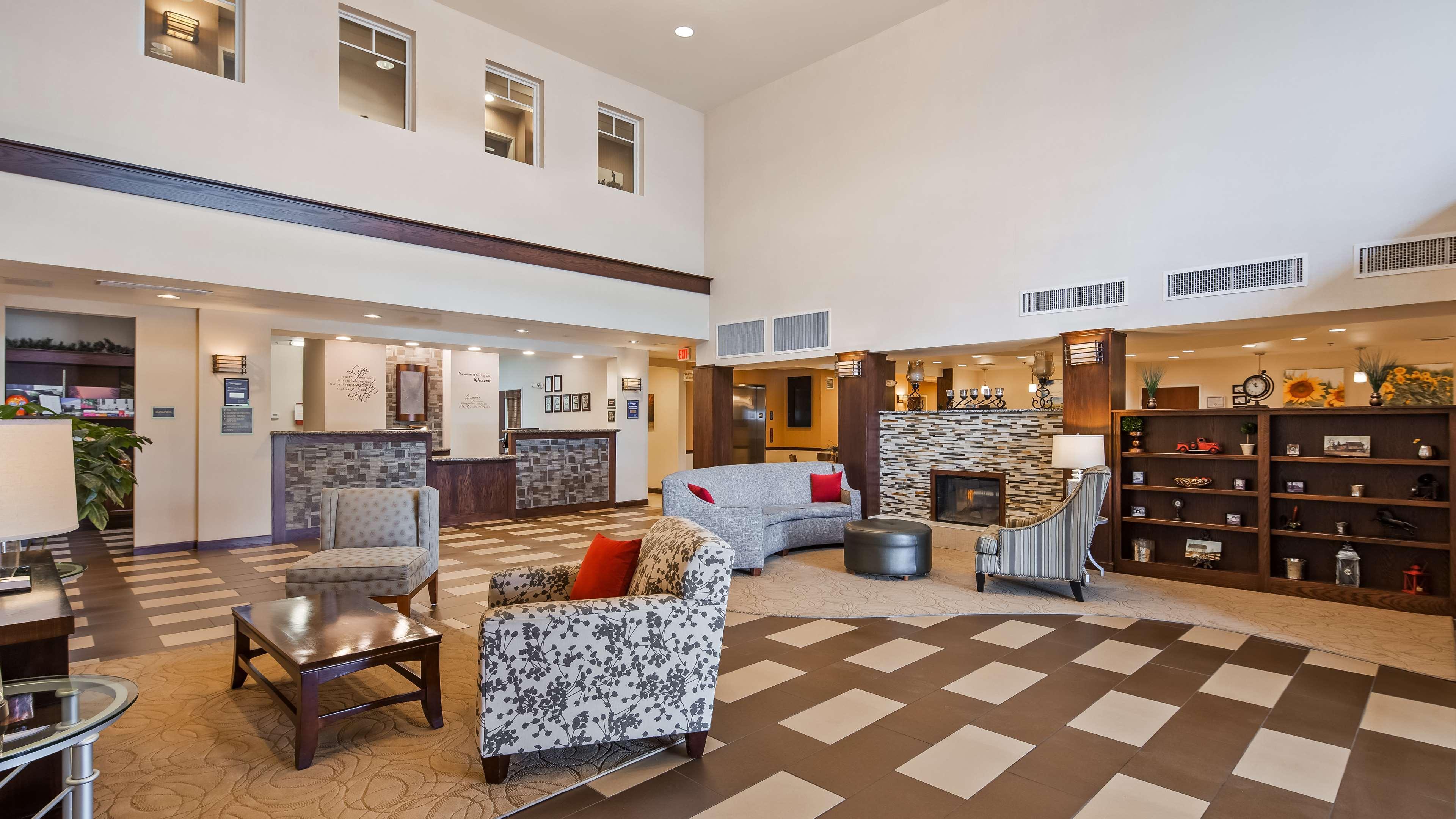 Best Western Plus Green Mill Village Hotel & Suites Arcola Екстериор снимка
