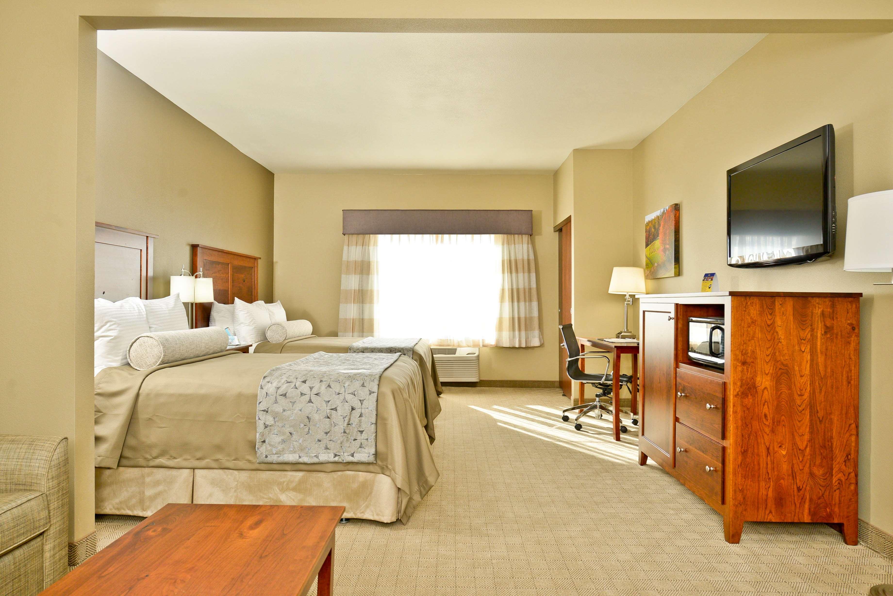 Best Western Plus Green Mill Village Hotel & Suites Arcola Екстериор снимка