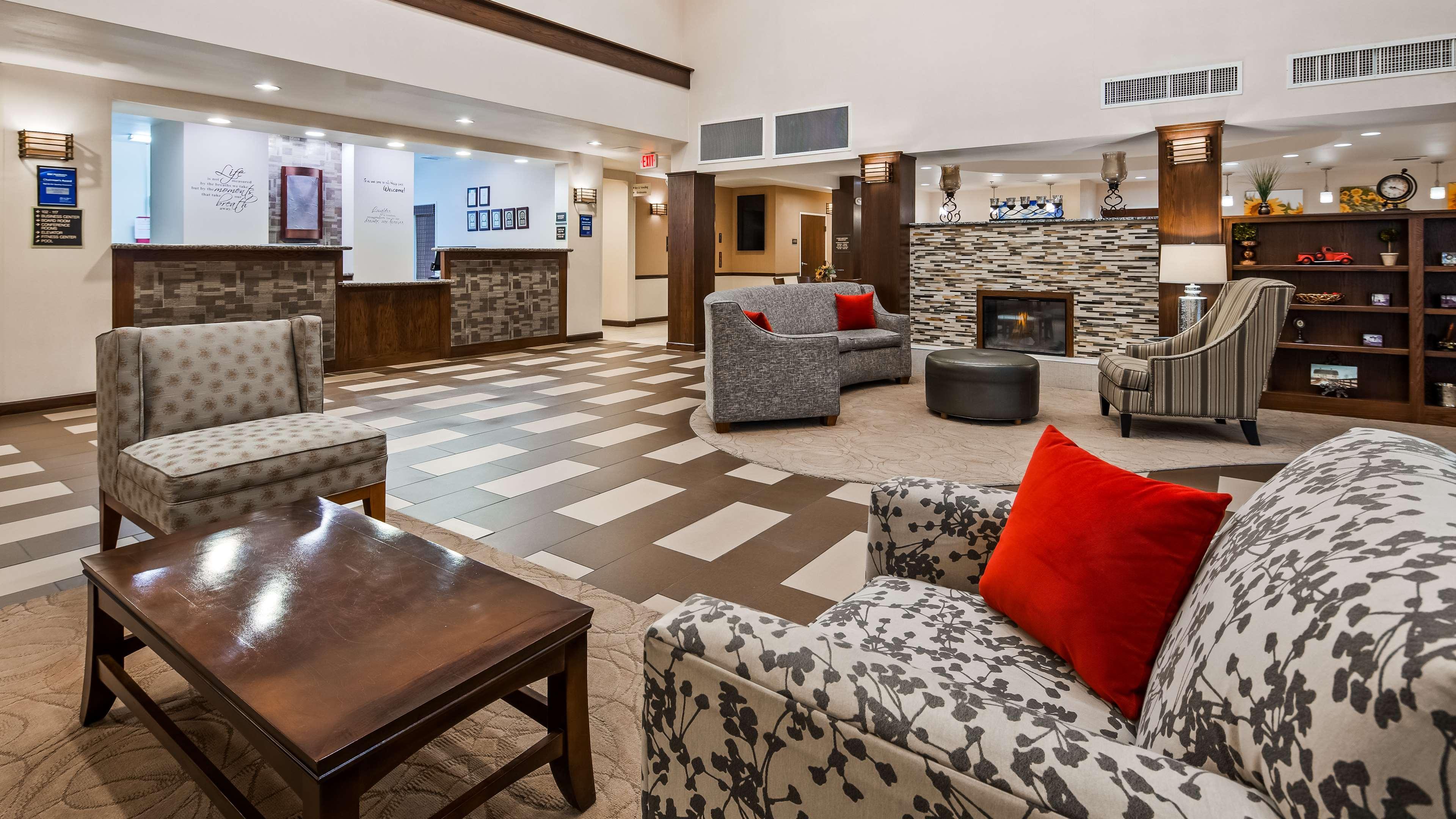 Best Western Plus Green Mill Village Hotel & Suites Arcola Екстериор снимка
