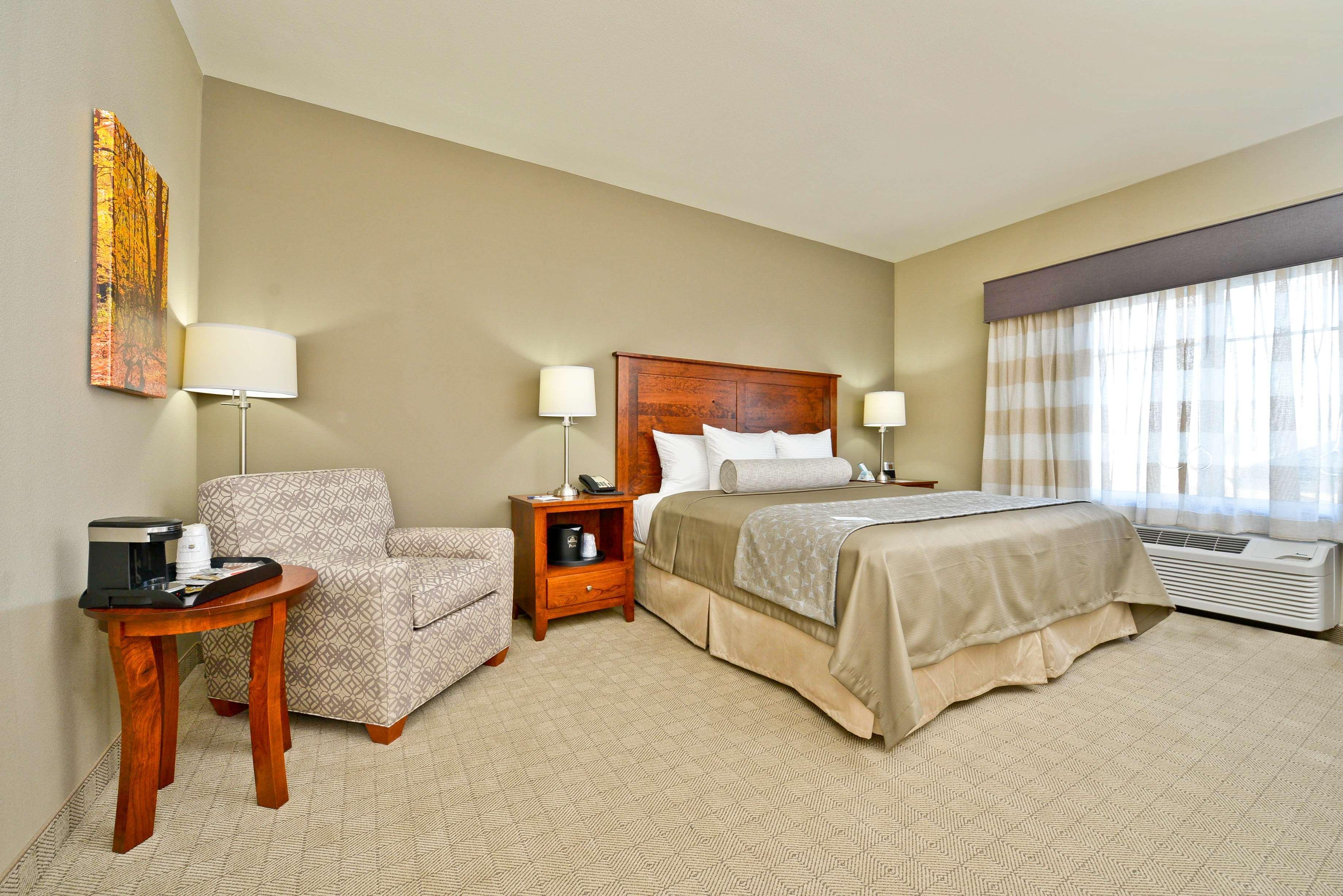 Best Western Plus Green Mill Village Hotel & Suites Arcola Екстериор снимка