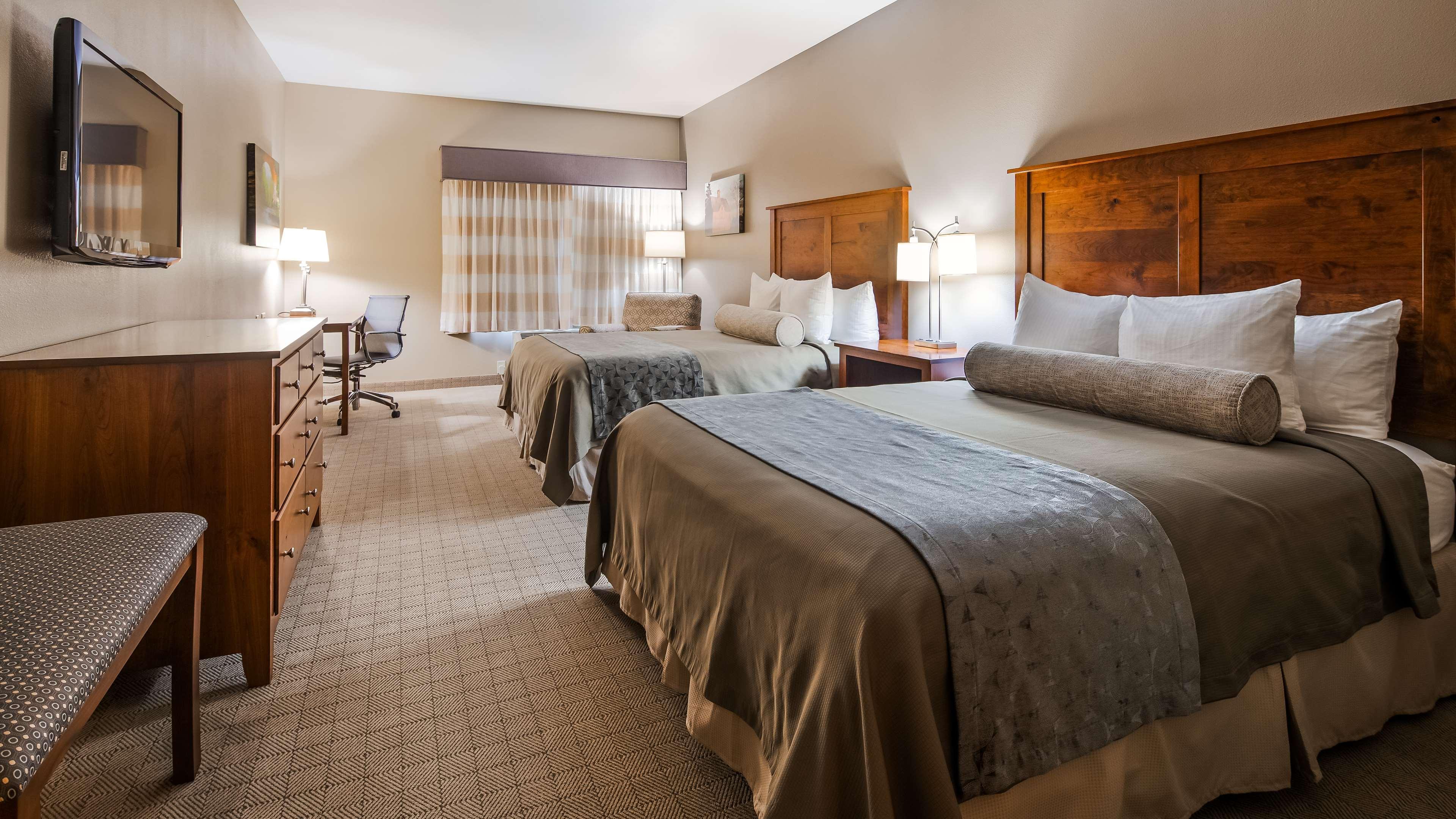 Best Western Plus Green Mill Village Hotel & Suites Arcola Екстериор снимка