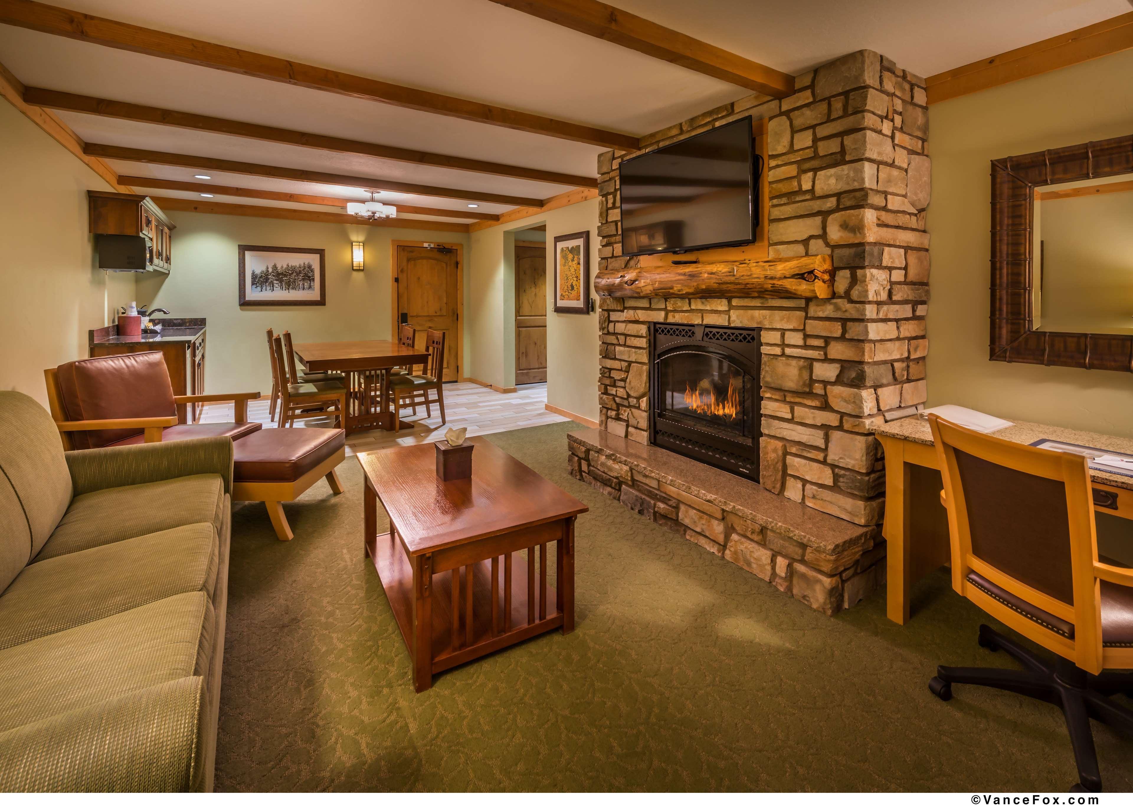 Best Western Plus Green Mill Village Hotel & Suites Arcola Екстериор снимка