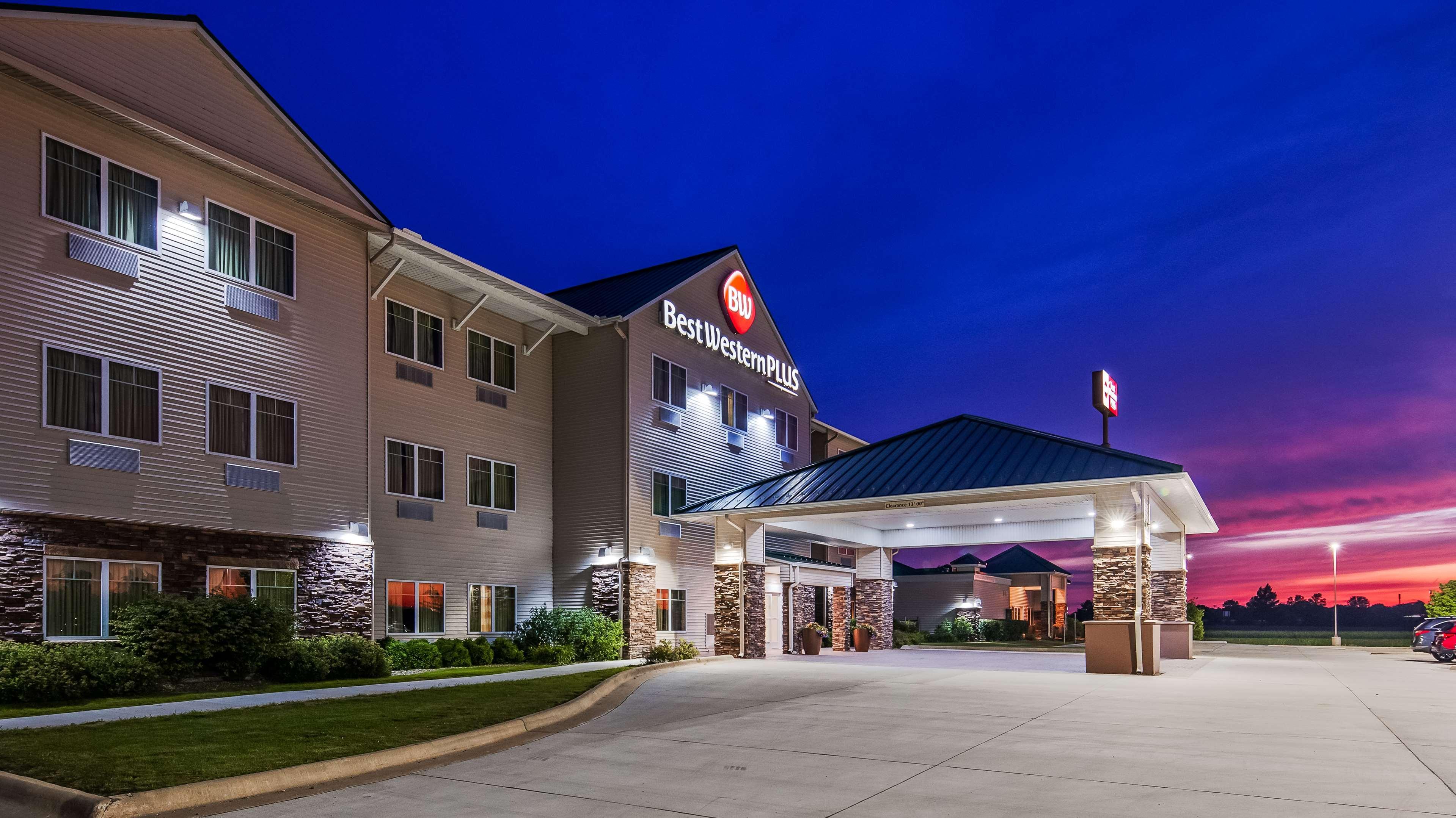 Best Western Plus Green Mill Village Hotel & Suites Arcola Екстериор снимка