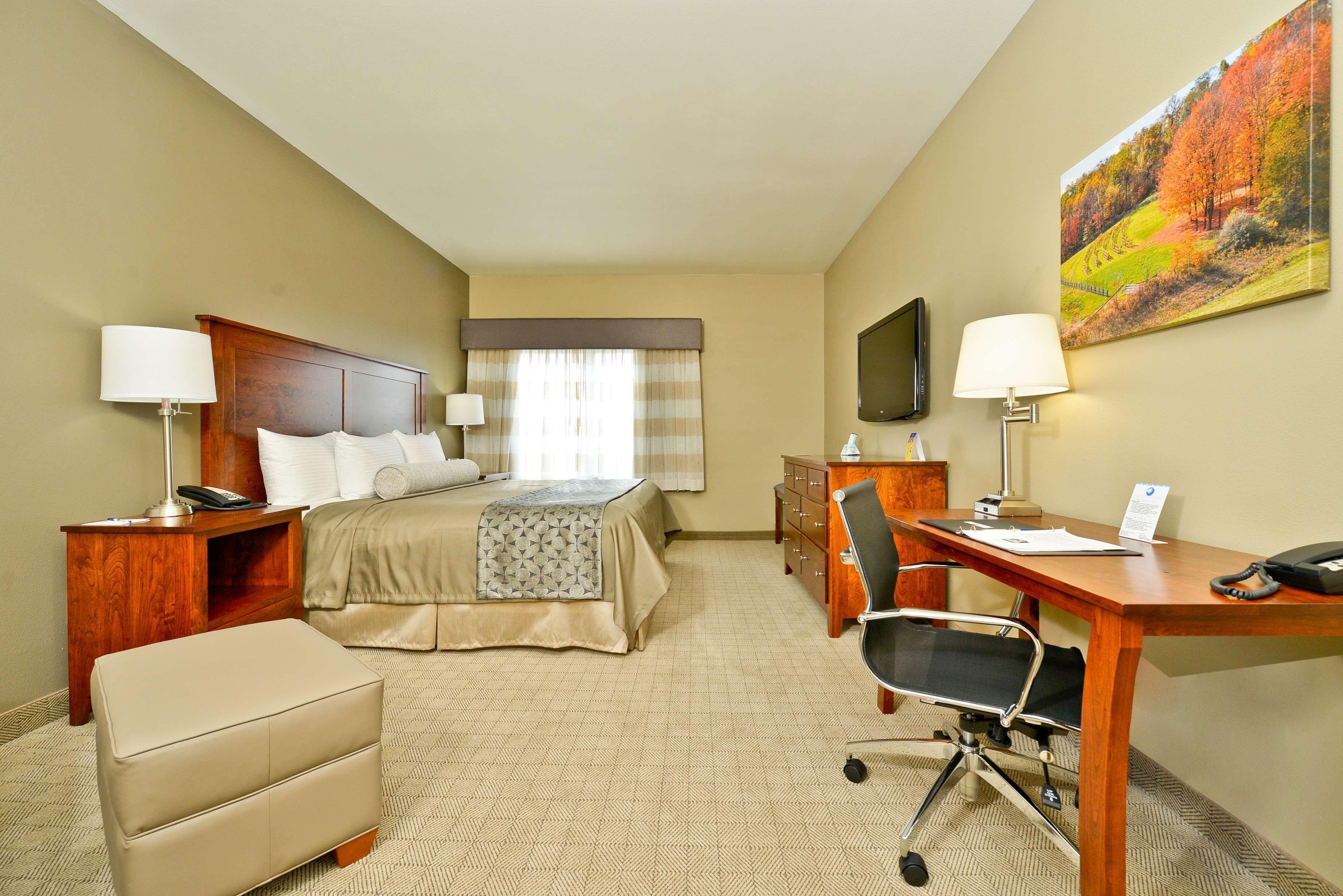 Best Western Plus Green Mill Village Hotel & Suites Arcola Екстериор снимка