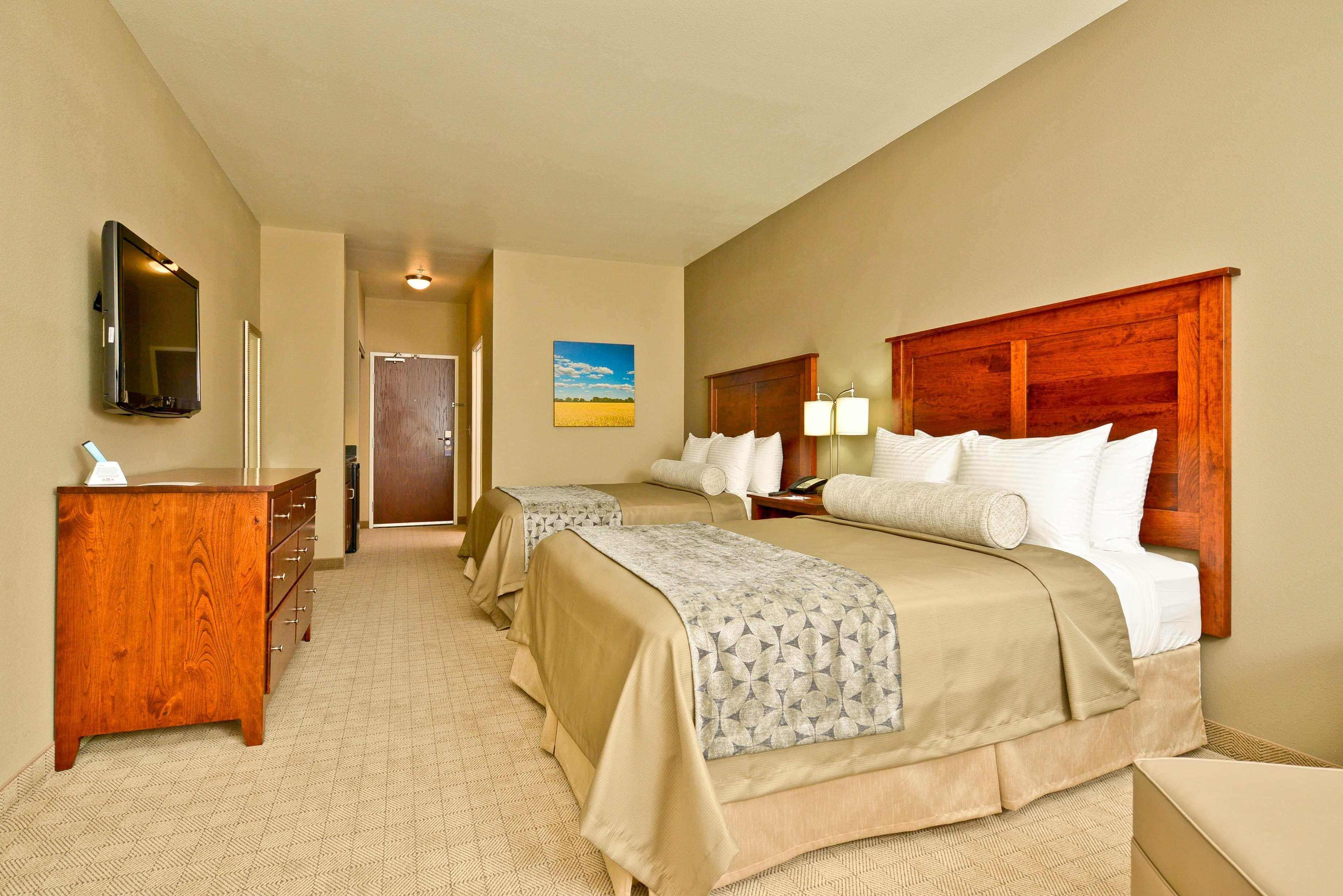 Best Western Plus Green Mill Village Hotel & Suites Arcola Екстериор снимка