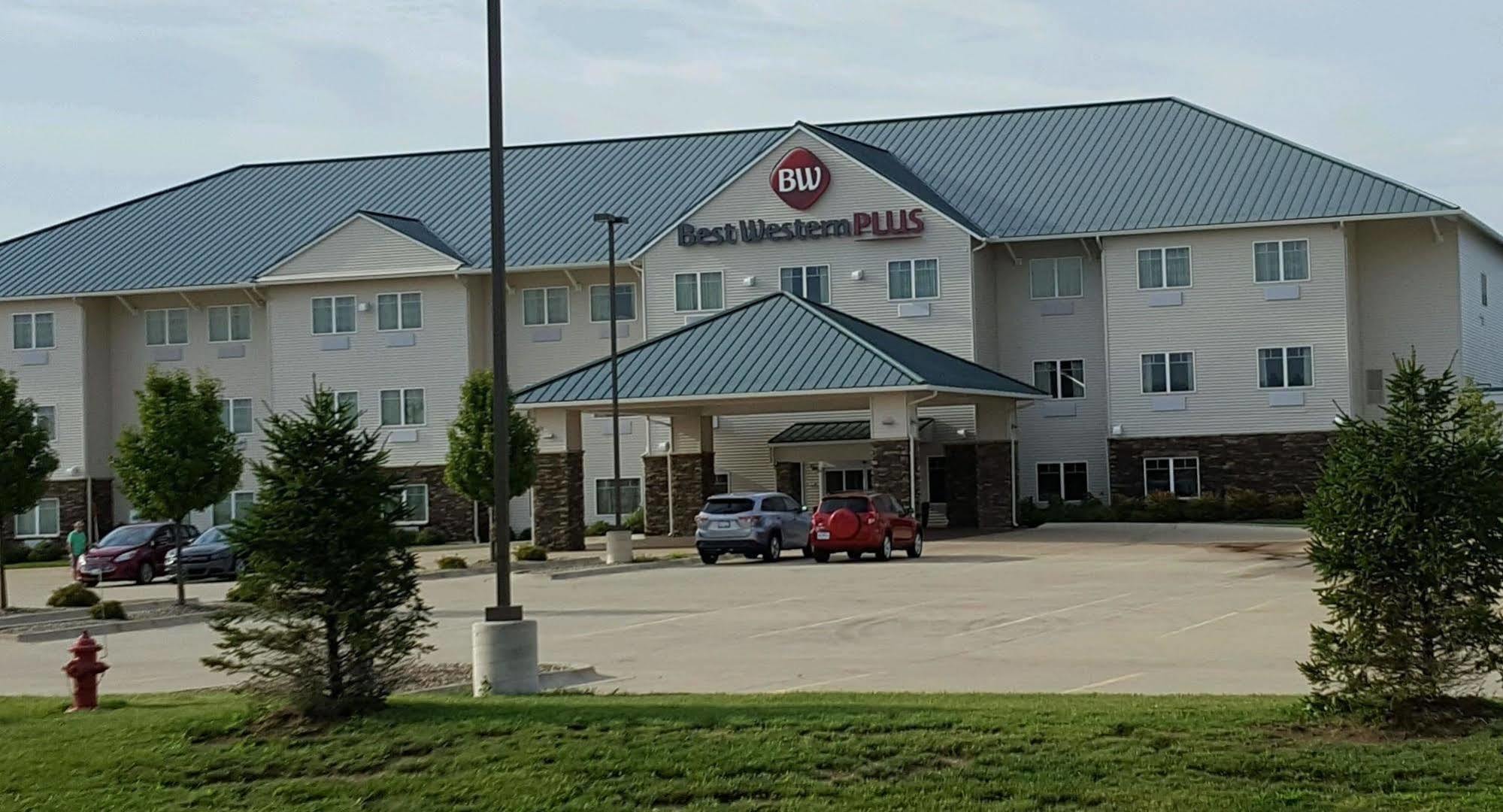 Best Western Plus Green Mill Village Hotel & Suites Arcola Екстериор снимка